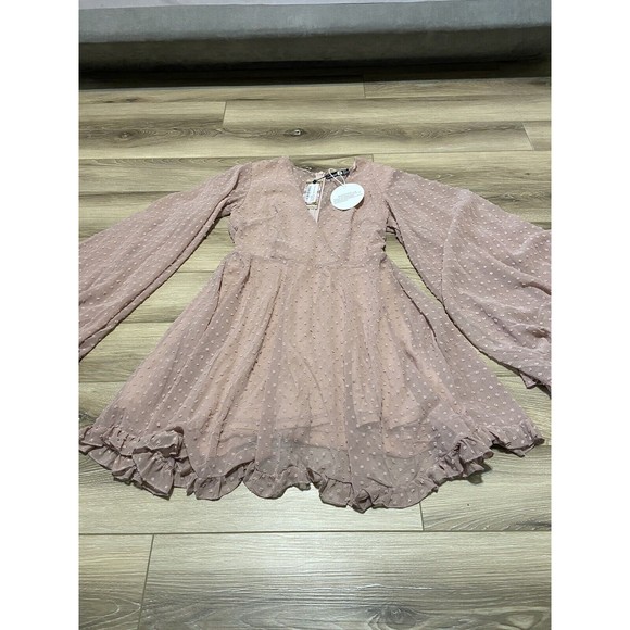 Boohoo Dresses & Skirts - NWT boohoo Long Sleeve‎ MIDI SMOCK DRESS US Size 6 Color Blush